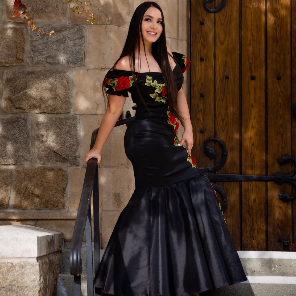 Sexy Dress - Picture 1 of 3